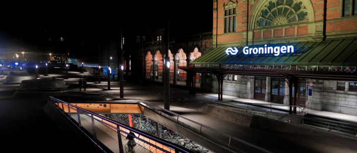 Gemeente Groningen kondigt nieuwe voorwaarden voor deelscooters aan: niet ’s nachts, altijd beschikbaar bij stations